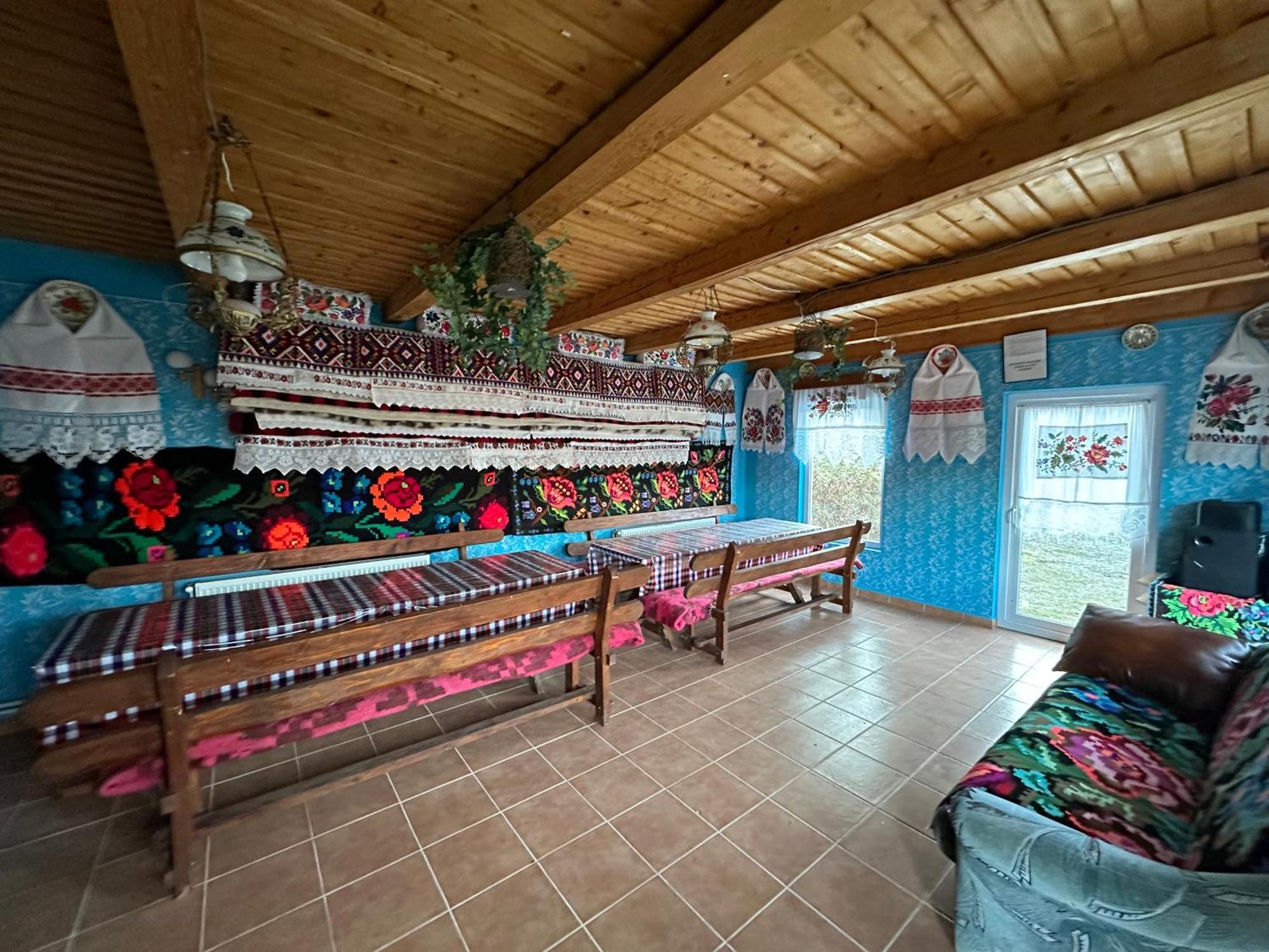 Floare De Maramures 2 シゲトゥ・マルマツィエイ エクステリア 写真